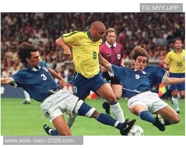 足球号码前锋的传奇与战术解析如何影响现代足球比赛的胜负走势